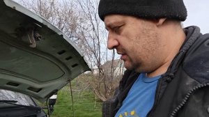 Купил корма для животных, чистка в сараях, газель застряла.