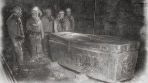 Найден огромный саркофаг допотопного исполина