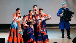 "В путь дорожку"-музыка Алексея Бычина, слова Александра Костина