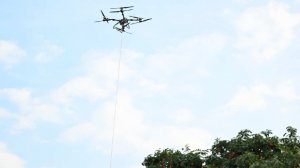 Вьетнамский фермер спас мужчину дроном во время наводнения