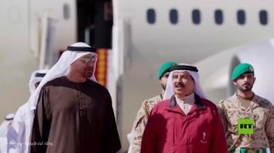 ملك البحرين يستقبل رئيس الإمارات في مطار قاعدة الصخير الجوية