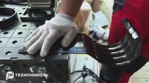 Применение металлических кронштейнов при монтаж пластикового водостока