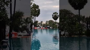 Территория отеля Welcome world beachfront resort...