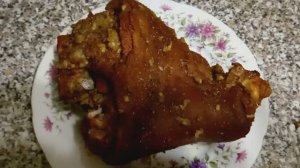 Свиная рулька в луковой шелухе с чесноком!