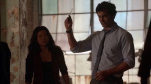 Скорпион 1 сезон 9 серия «Ложный элемент» (сериал, 2014)