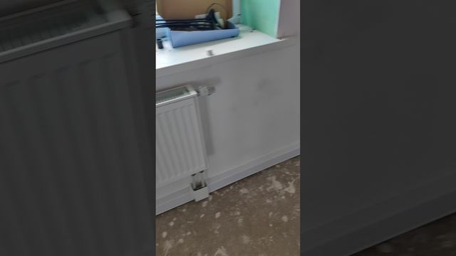 Скрытая прокладка труб отопления в плинтусе (дом 140 м² в д. Новосёлы, Пермский край)