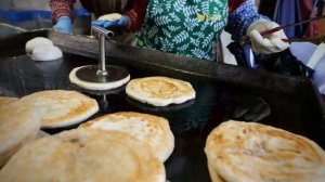 Корейская УЛИЧНАЯ ЕдаСвиная ГРУДИНКА ВаренаяПряный СУП со СвининойОладьи ХОТТОКСладкие БЛИНЧИКИ