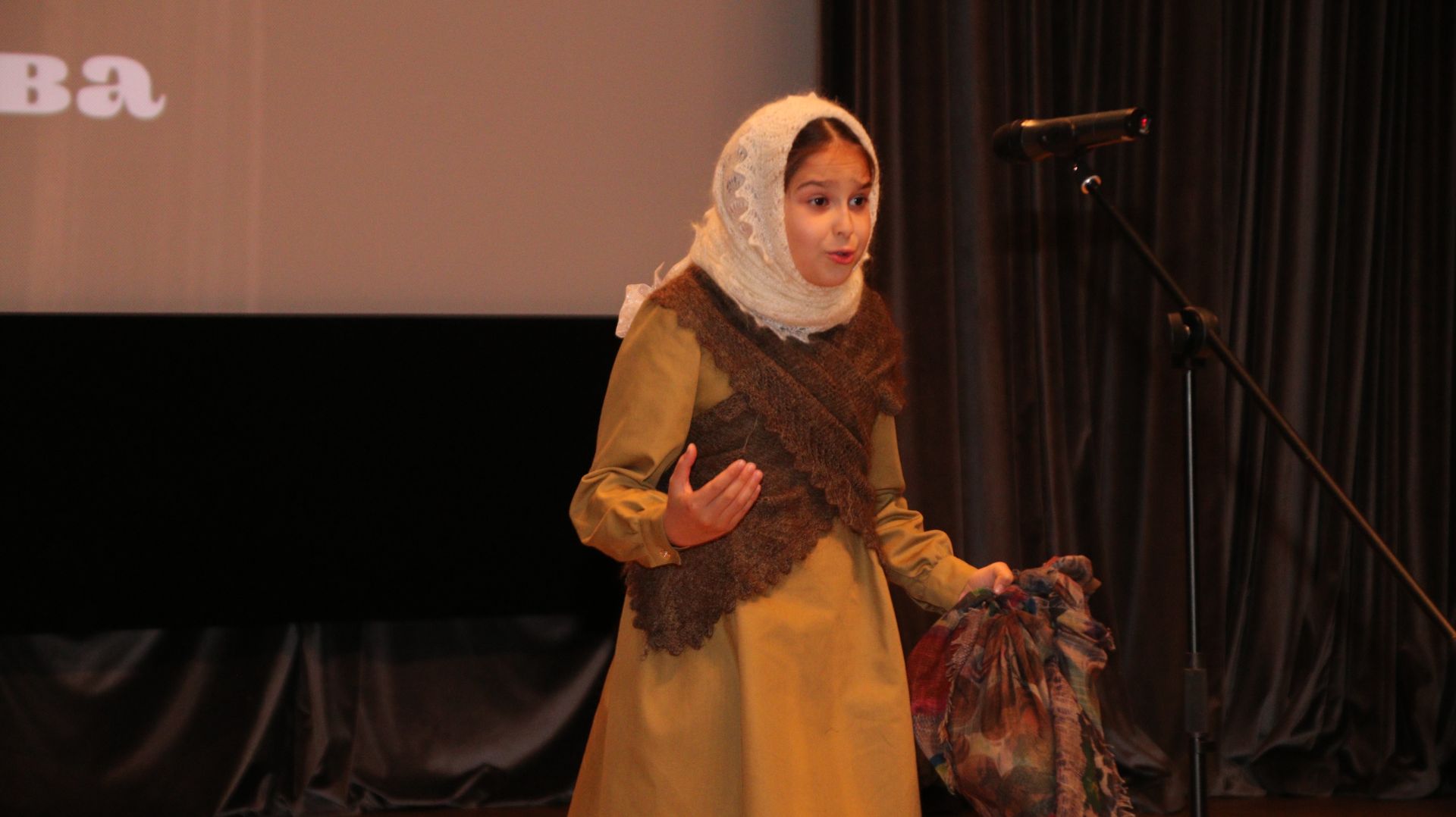 Две сестры бежали от войны. Автор: Сергей Сухонин. Читает: Арина Коноваленко, 8 лет. смотреть онлайн