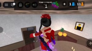 играю в mm2 с новым Хеллоуинским сетом и с эффектом XENO