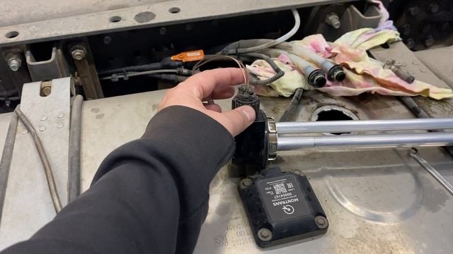 Ситрак. Завис датчик уровня топлива смотреть онлайн