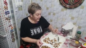 Шапокляк🙋 сегодня кондитер😄😋. Монетизация,сказали-👎н-да.