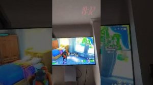 Играю в пол это лава !!!