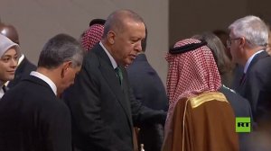 مشهد عفوي بين أردوغان ووزير خارجية السعودية في قمة العشرين