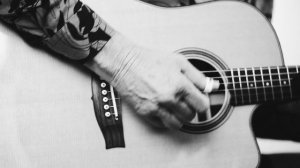 И конечно старина Томми со своим фингер пальцем)