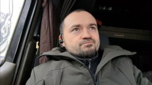 Слепил капот как умею,занимаюсь выхлопом freightliner.