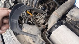 Шкода Октавия 2,а5 , 2007 год.  как поменять воздушный фильтр