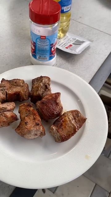 Муж приготовил шашлычок ! #миливанили #мясо смотреть онлайн
