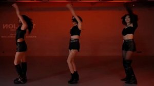 Billie "Toxic" Dance mirrored