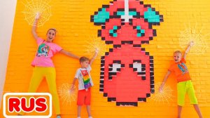 Ники и Влад. Разноцветная машина для мамы! Видео для детей!