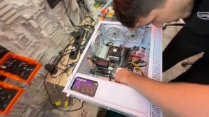 Клиент вставил Ryzen 7 5700X, но запуска нет! #HappyPC