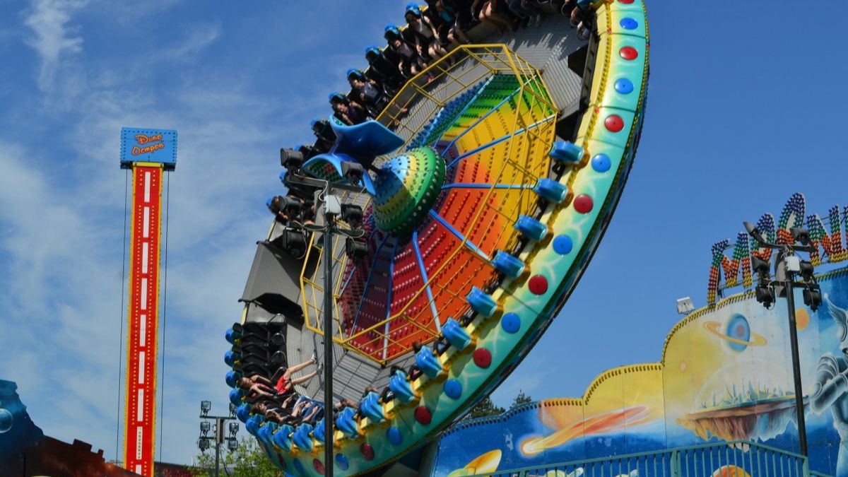 Самые  Интересные Аттракционы