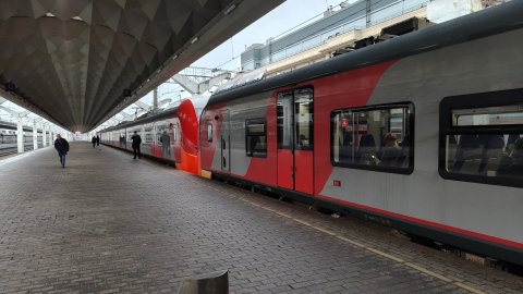 Поездка на ЭС2Г 015/007 "Ласточка" Чудово - Великий Новгород