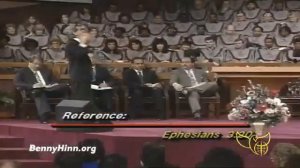 Выяснение того, что делает Бог внутри Бенни Хинн