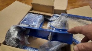 Распаковка. Универсальный садовый измельчитель Измельчает траву, ботву и ветки, стволы деревьев.