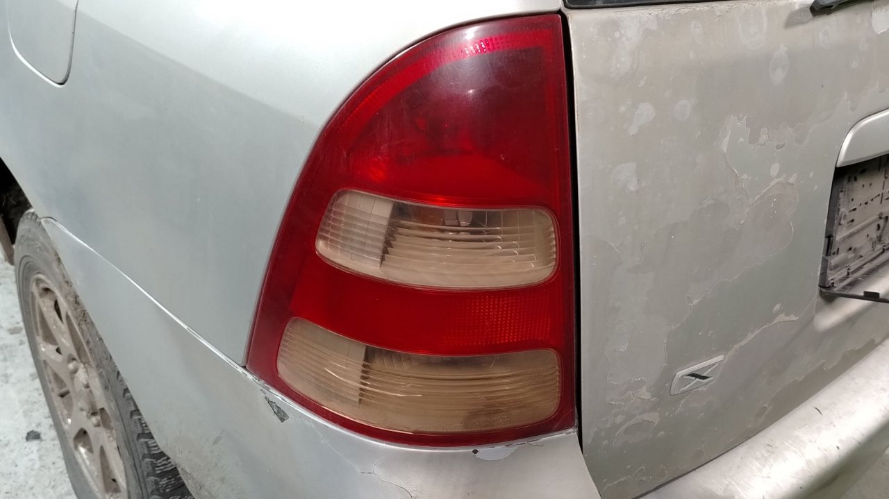 Как снять задние фанари Toyota Corola Fielder