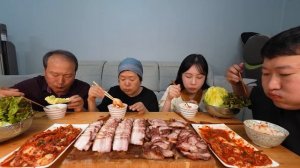 УТКА И СВИНИНА С УСТРИЦАМИ В КИМЧИ. МУКБАНГ ШОУ (1080p)