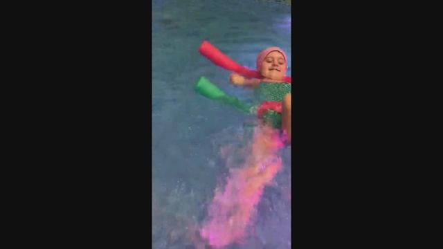 Ника плавает октябрь 2025.