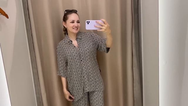 ВЛОГ Что Алиса заказывает на ВБ ? Едем в торговый комплекс за обновками ! Море в Сукко июнь 2025 смотреть онлайн