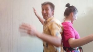 Тантра - парное упражнение из Йоги Смеха