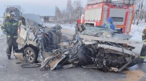 Мужчина и трое детей погибли в ДТП в Иркутской области: кадры с места трагедии