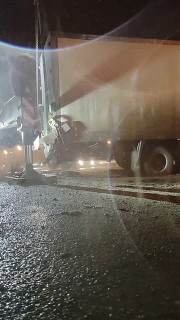 Спасаем гружёный рефрижератор #проавтокран #автокран #кран #стройка #рефрижератор смотреть онлайн