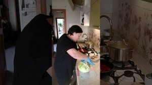 Варю свой ШЕДЕВРАЛЬНЫЙ БОРЩ на СВОЕЙ КУХНЕ 😊