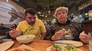 Мукбанг в честь годовщины бракосочетания.