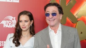 Григорий Лепс планирует сыграть свадьбу с Авророй Кибой на Красной площади