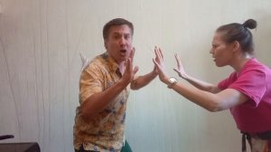 Упражнение Суммоист - Йога Смеха