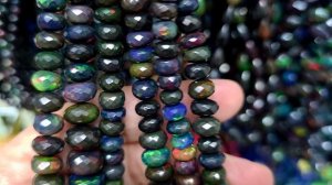 Опал черный бусы