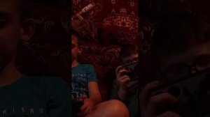 пр сидим говорим и играем