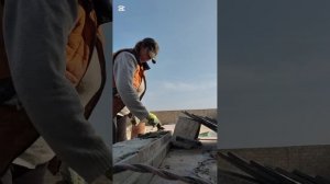 Продолжаю ставить кафель на бордюр