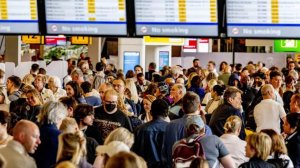 Работу аэропорта в Нидерландах приостановили из-за БПЛА в небе