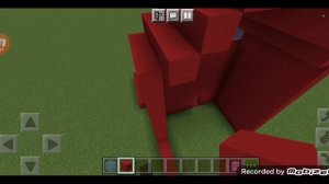 строю дом во амогусе в Minecraft