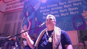 Божественные мелодии  - прикосновение к Харе Кришна киртану