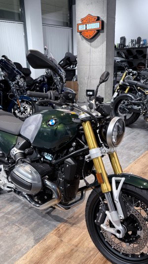 2024 BMW R9T San Remo Green