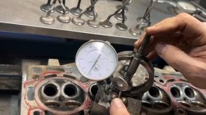 Клапана проверка на биение, износ стержня клапана ГБЦ VOLKSWAGEN Polo Двигатель CWVA 2017г.в.