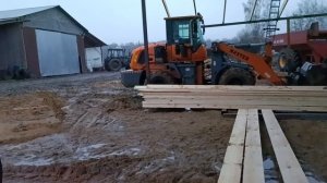 Монтаж балок пристройки навеса