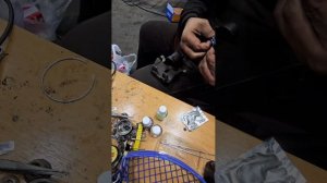 Как легко ставить поршни в задние тормозные суппорта паджеро 3 и 4.