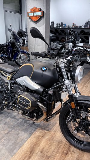 2018 BMW R9T Black Denim Option 719